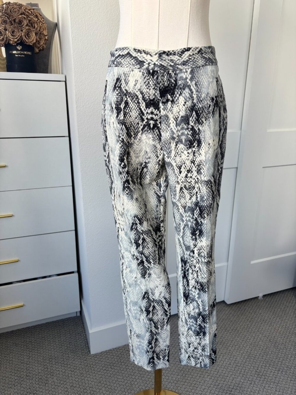 ZARA BASIC Snake Print Capris Trouser Pants White and Black Size XS Casual